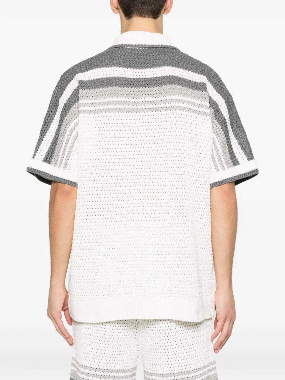 Camicia a righe all'uncinetto