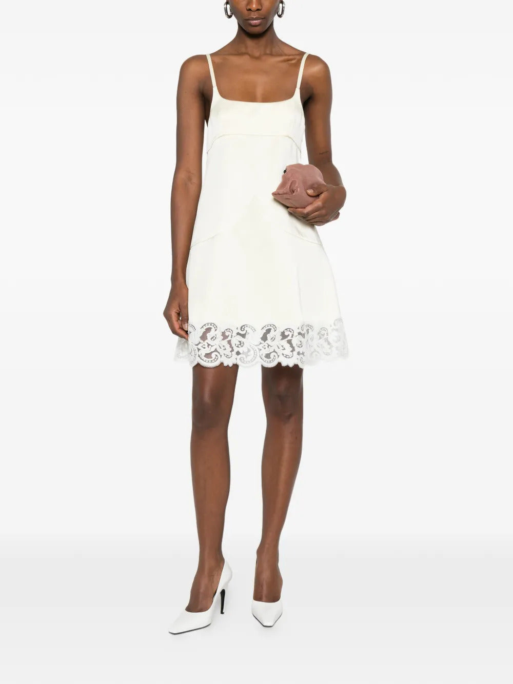 Abito corto con rifinitura in pizzo