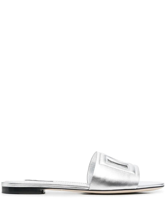 Sandali con suola piatta