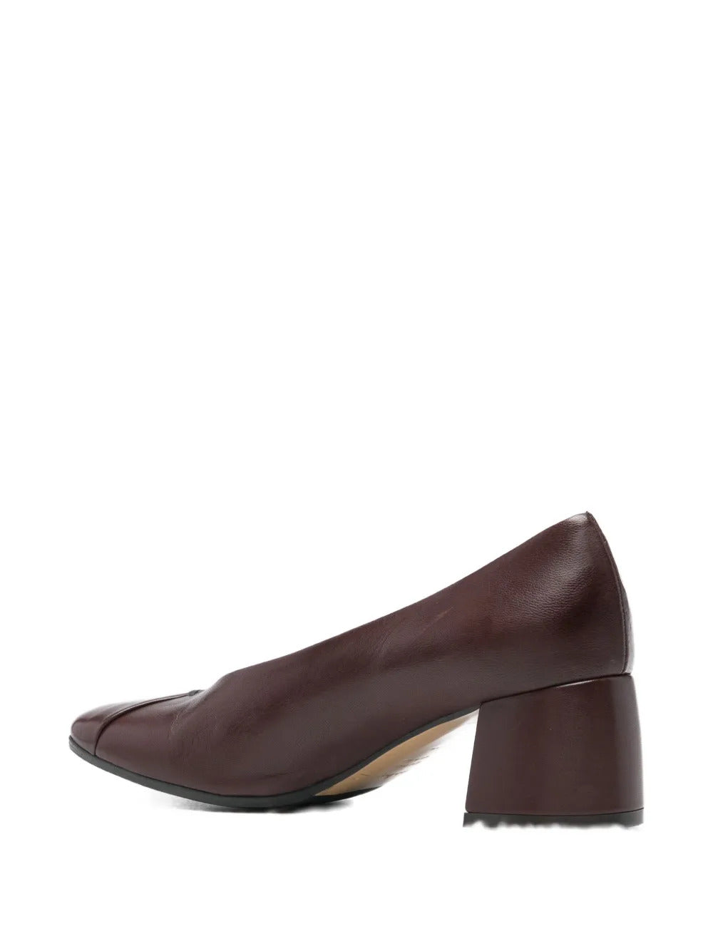 brown
 square toe
 low block heel
 V-shaped design
 slip-on style