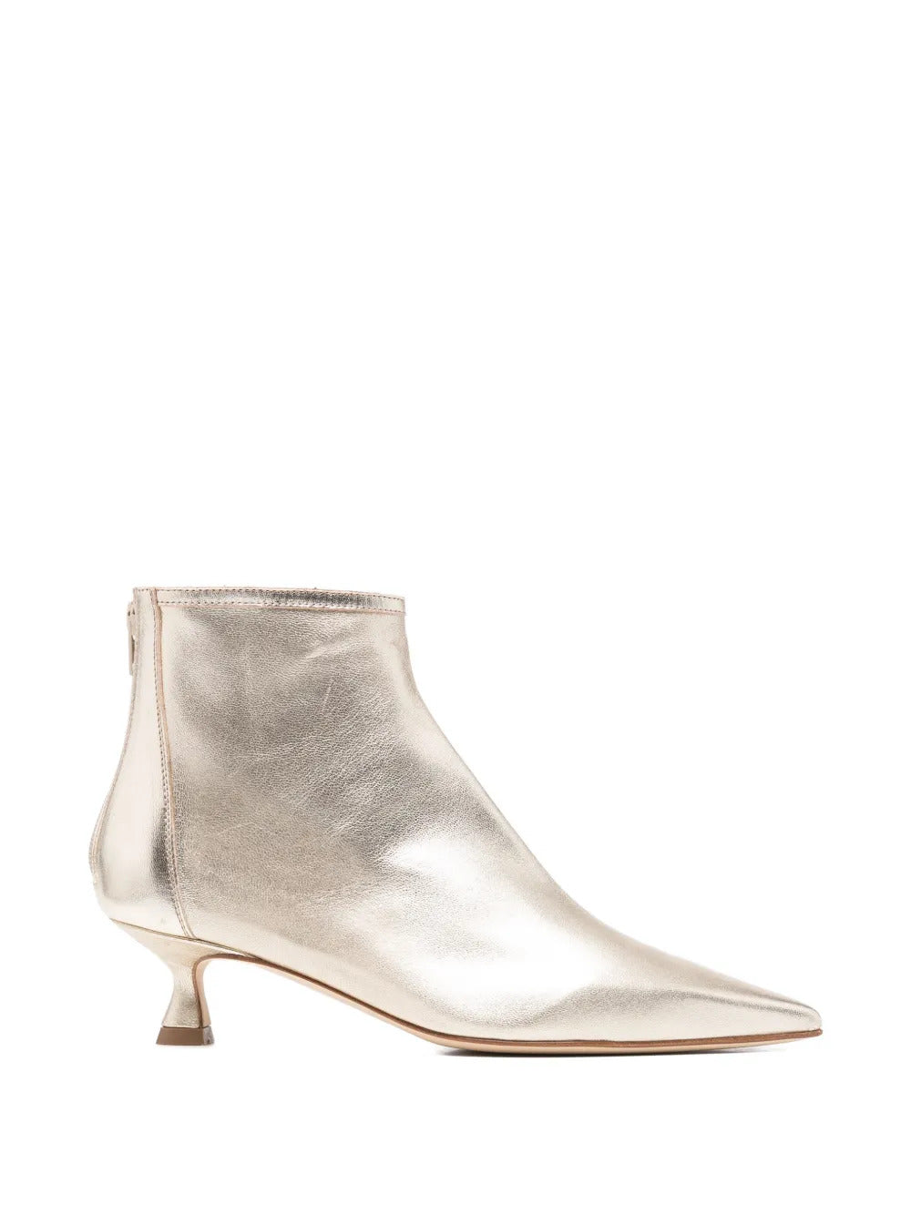 pointed-toe boots