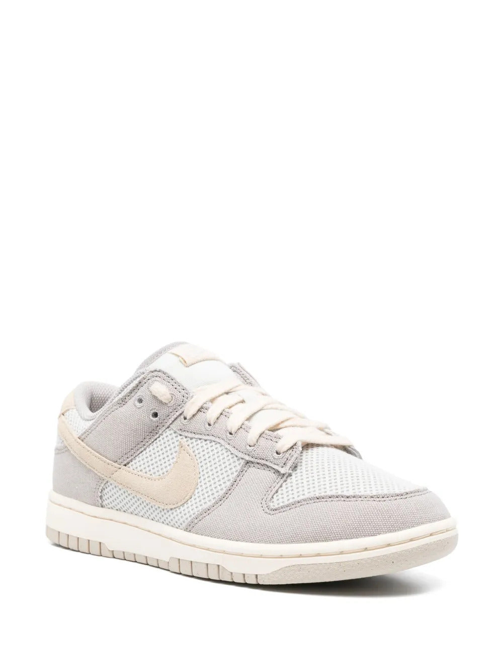 Dunk Low sneakers