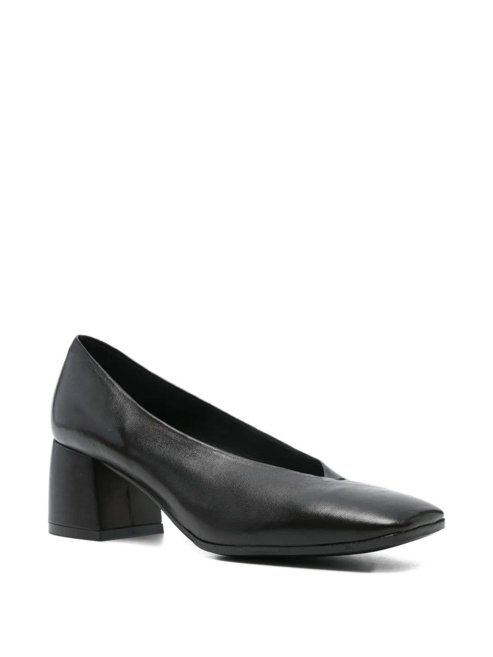 black
 square toe
 block heel
 V-shaped vamp
 slip-on style
