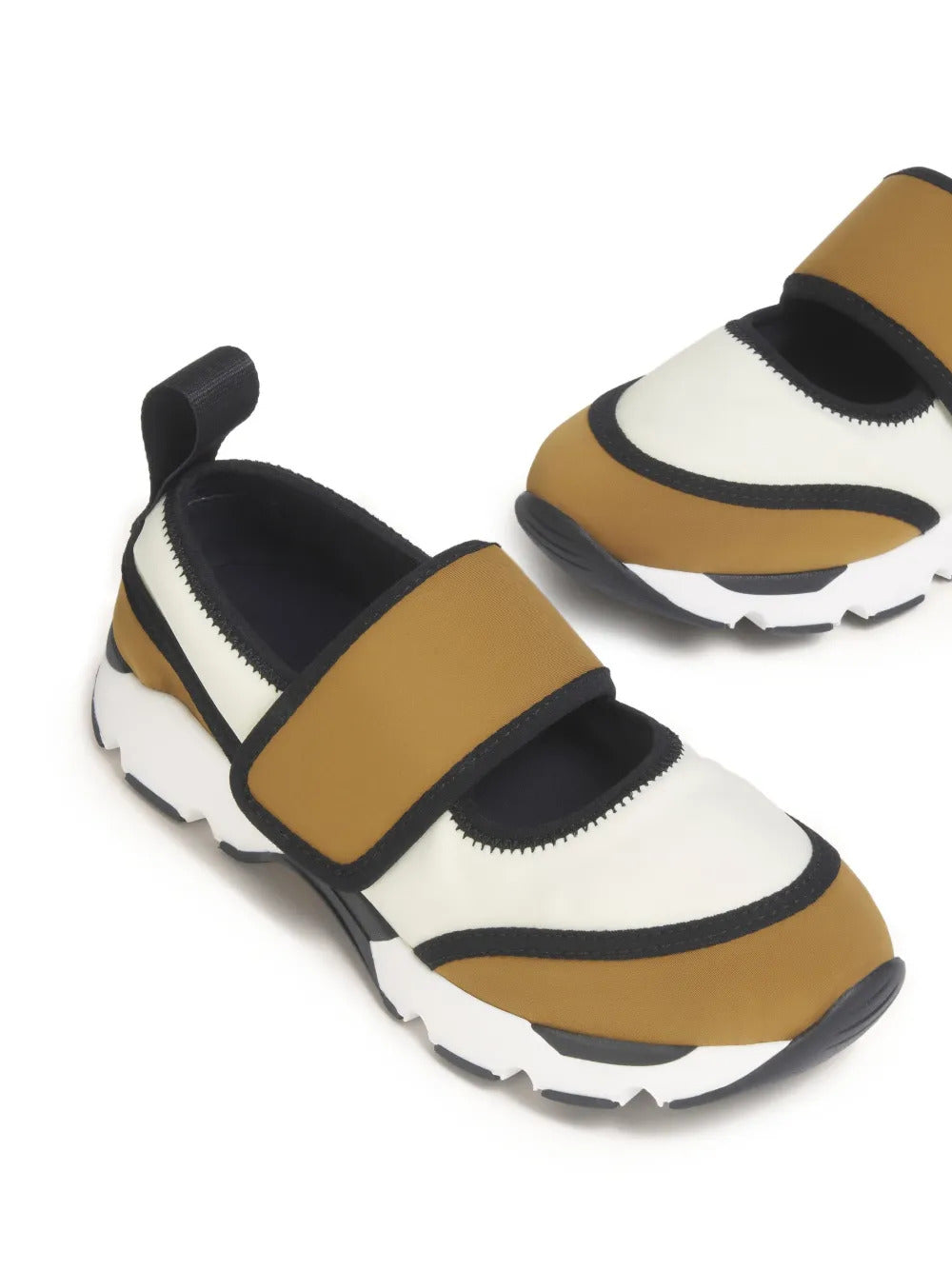 Sneakers con chiusura a strappo