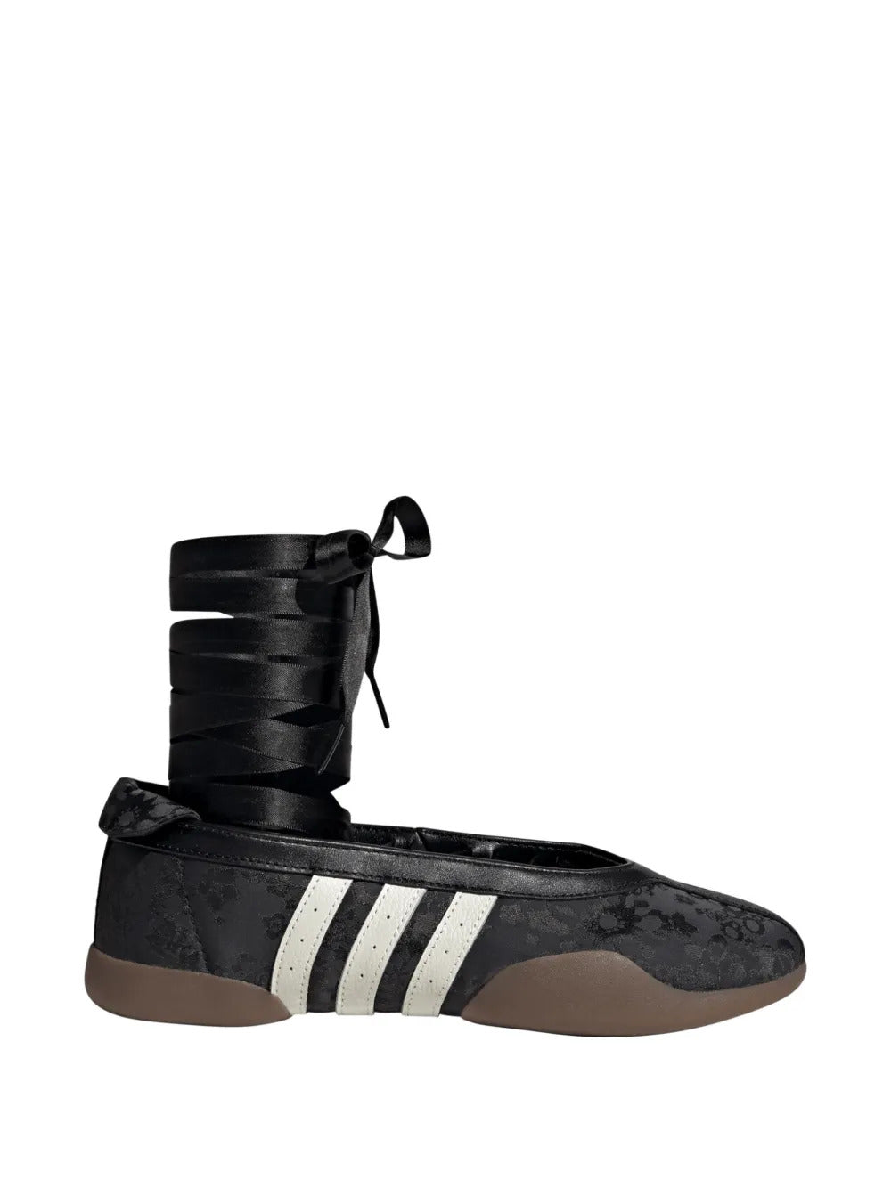Taekwondo Mei Ballet three-stripe sneakers