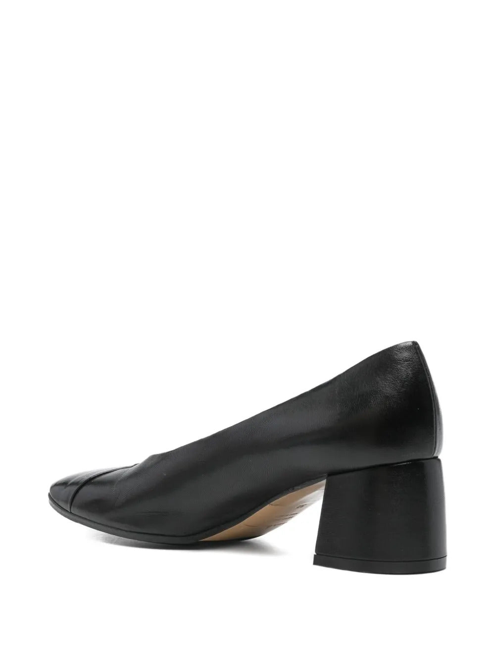 black
 square toe
 block heel
 V-shaped vamp
 slip-on style