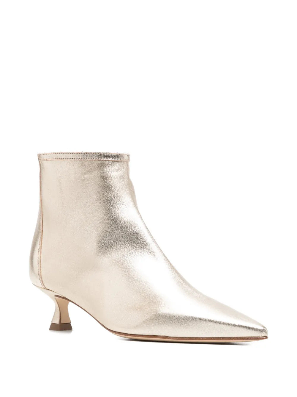 pointed-toe boots