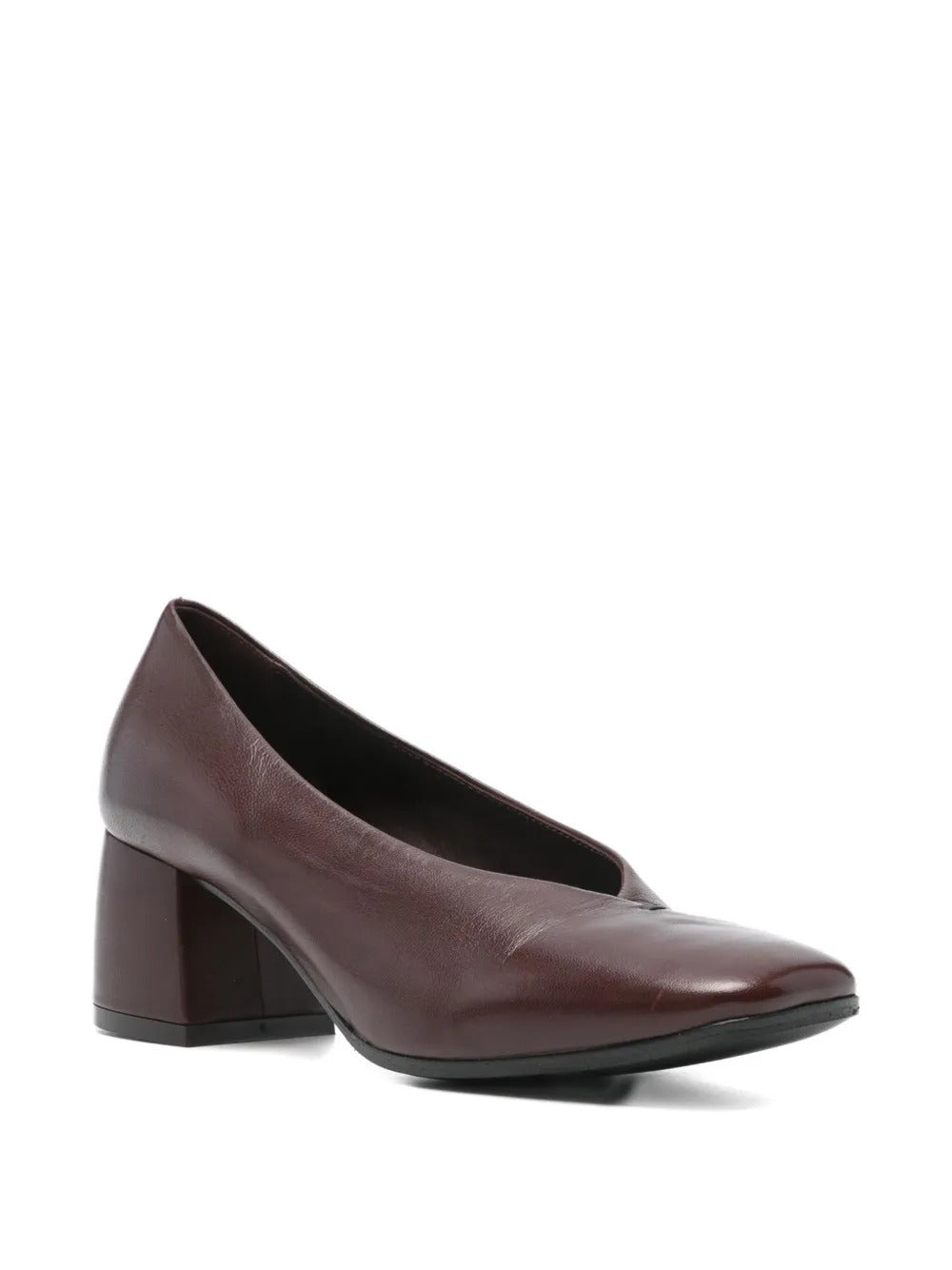 brown
 square toe
 low block heel
 V-shaped design
 slip-on style
